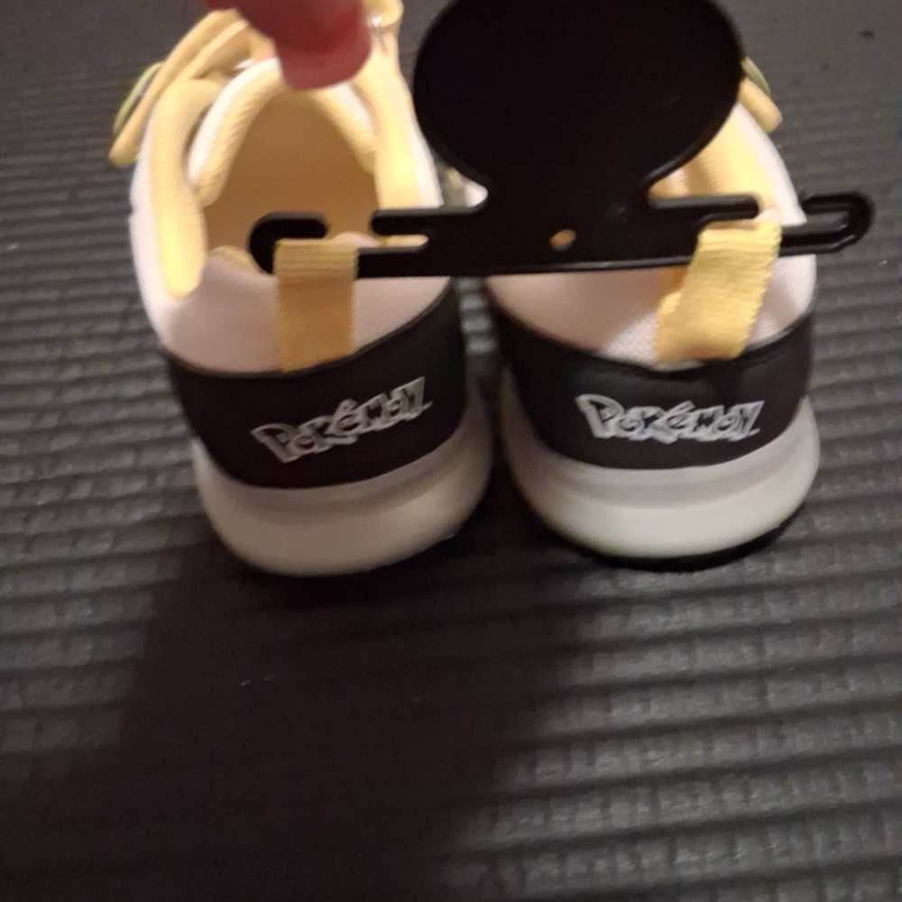 NWOTS Pokémon Light Up Sneakers (Primark Size 11T ) - Picture 4 of 5